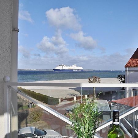 Strandhotel 18 Laboe Exterior foto