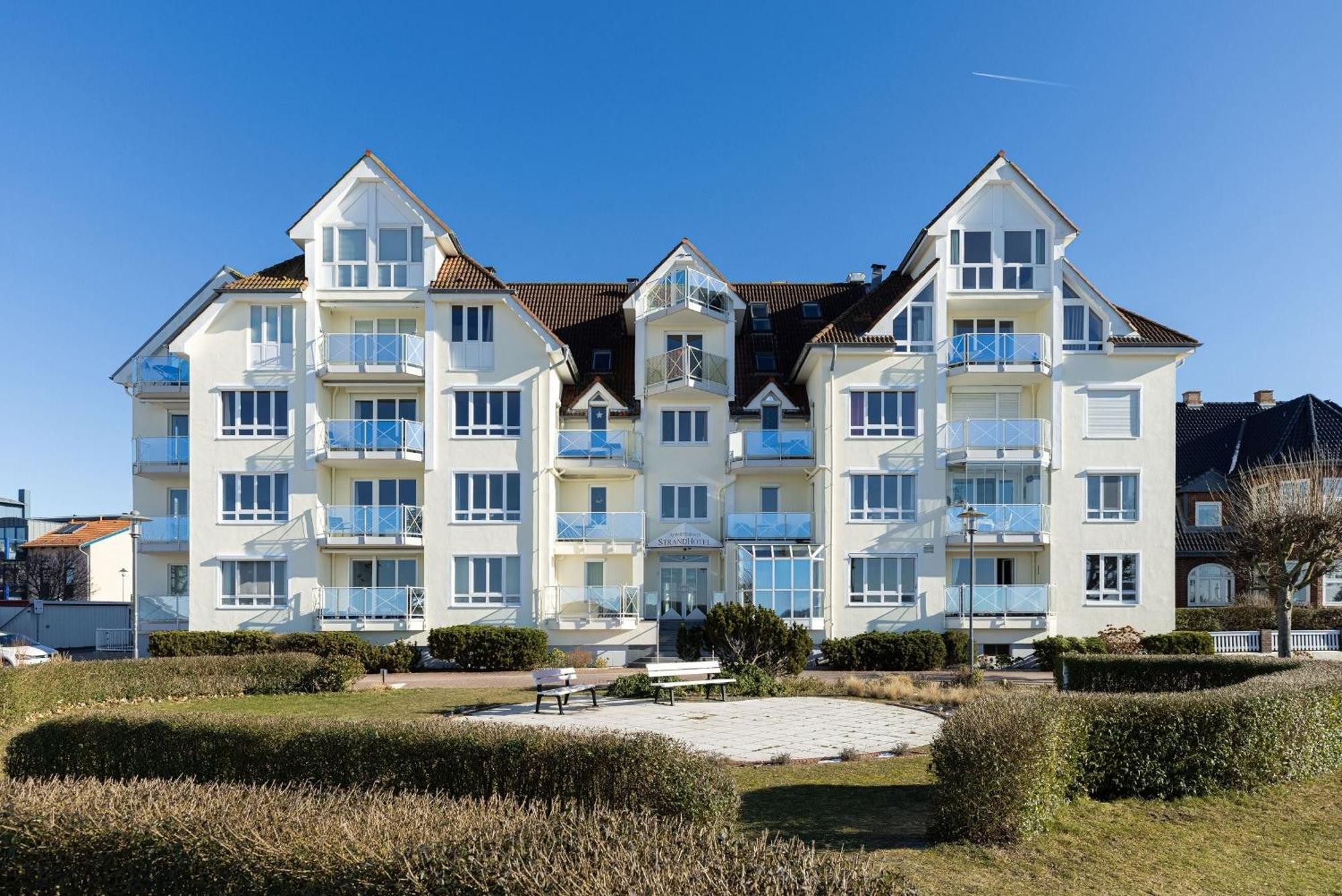 Strandhotel 18 Laboe Exterior foto